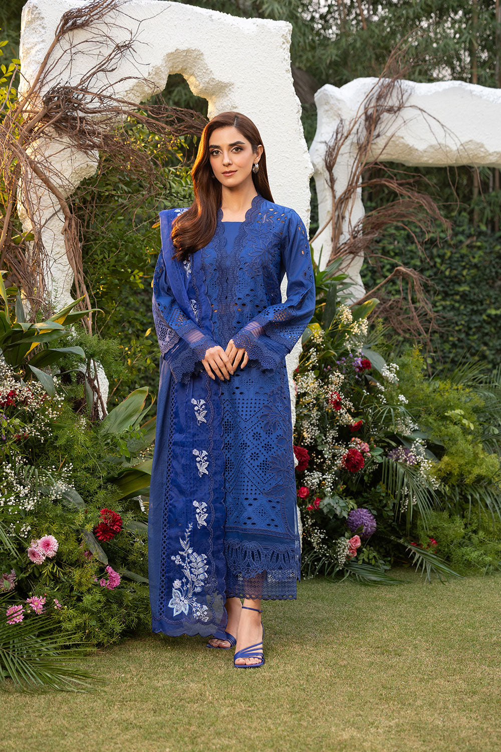 Design 1B Luxury Lawn 2025 Unstitched – Sobia Nazir