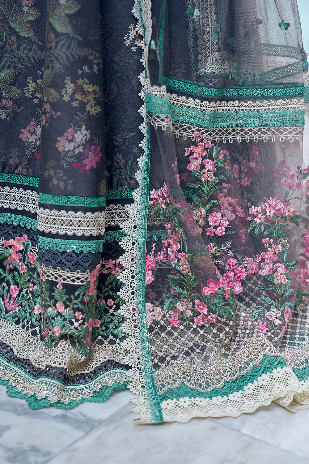 Design 10A Luxury Lawn Eid Edition 2026 Unstitched