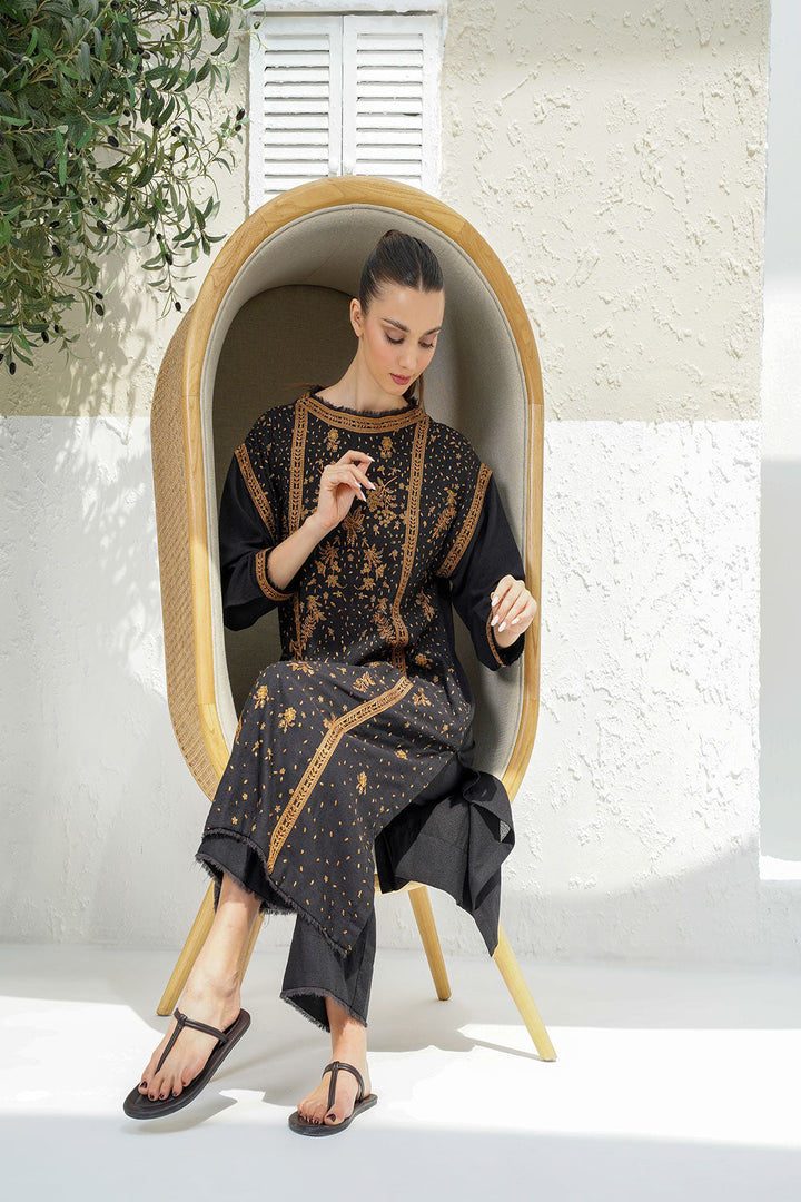 Design 11 - Winter Pret 25 Shirt & Trouser