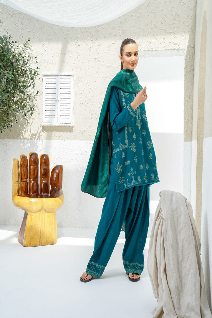 Design 4 - Winter Pret 25 Shirt & Trouser