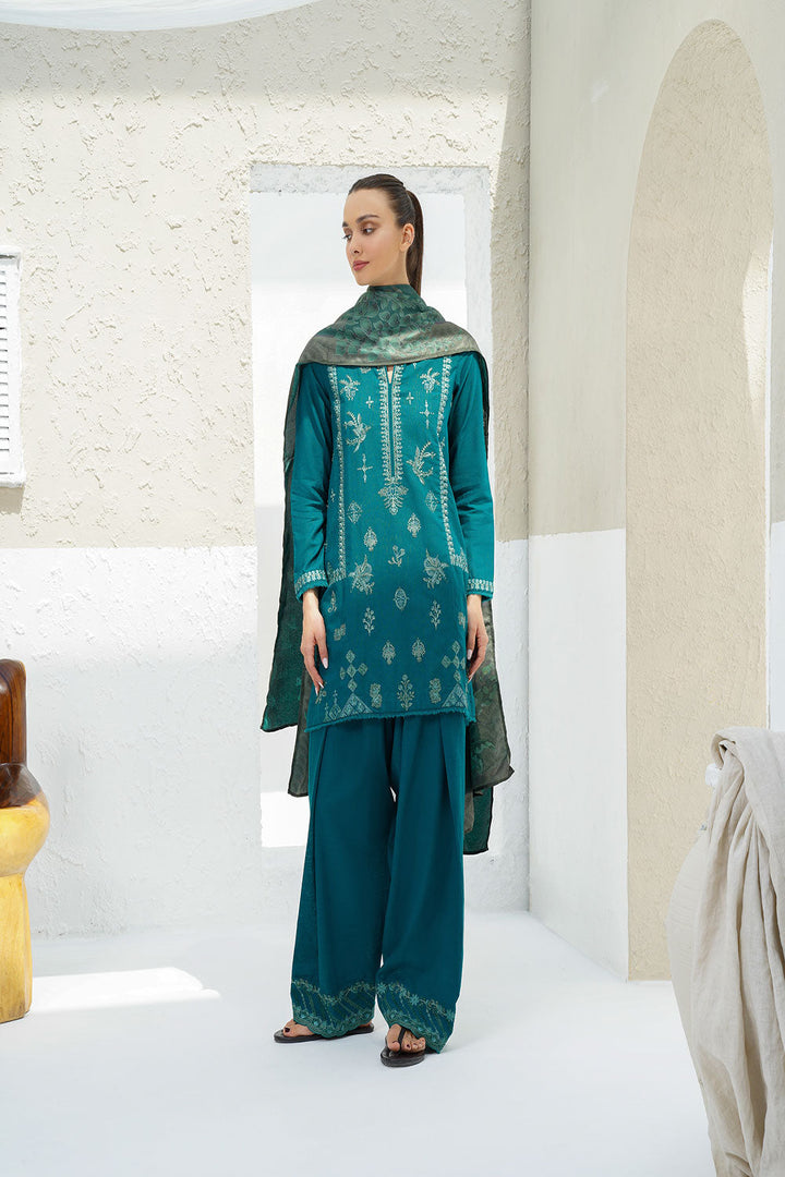 Design 4 - Winter Pret 25 Shirt & Trouser