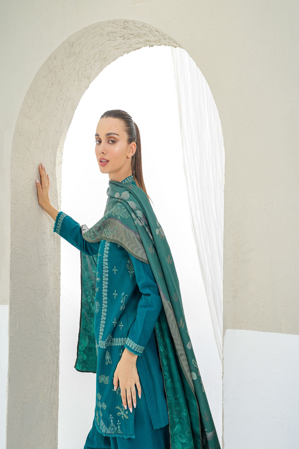 Design 4 - Winter Pret 25 Shirt & Trouser