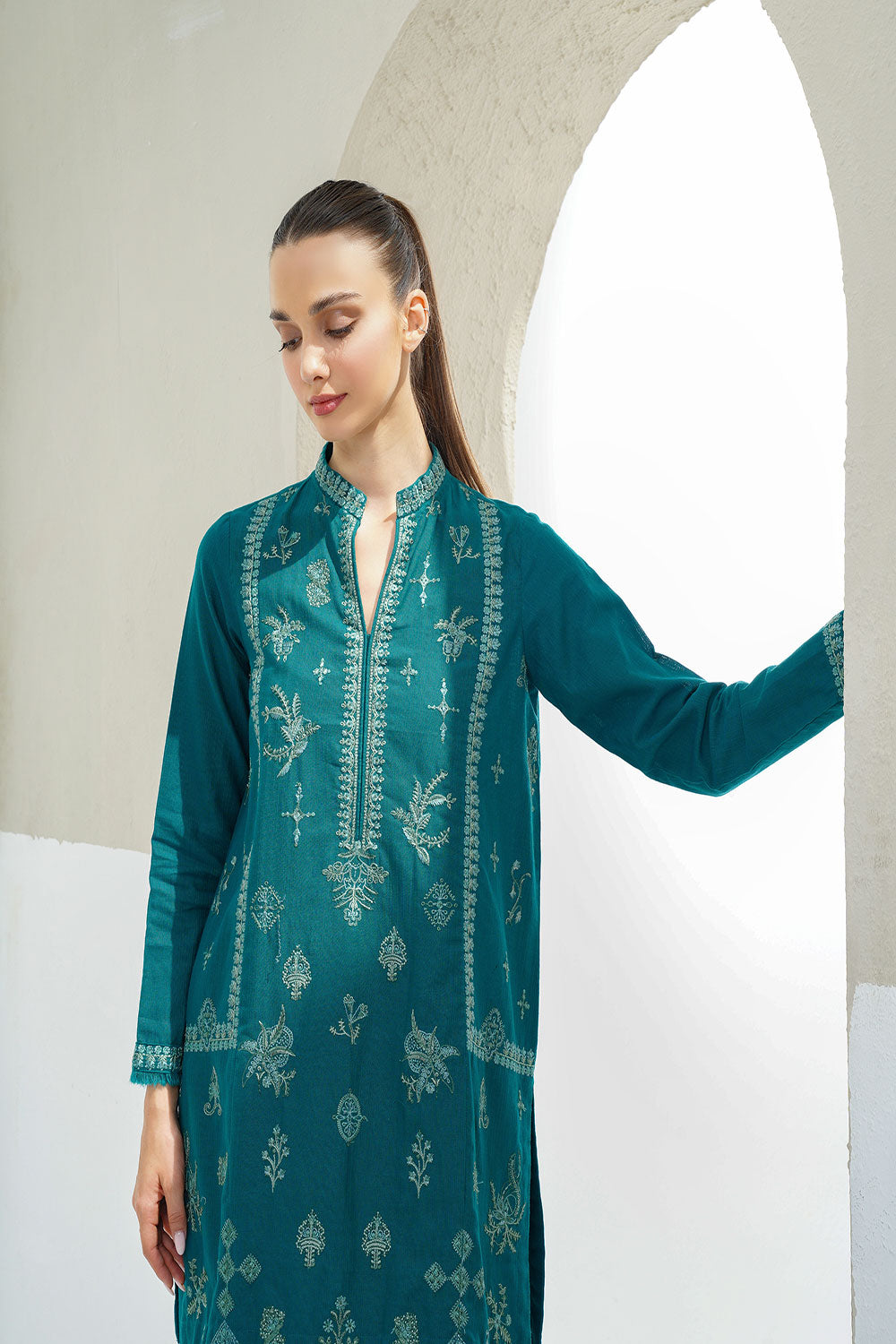 Design 4 - Winter Pret 25 Shirt & Trouser