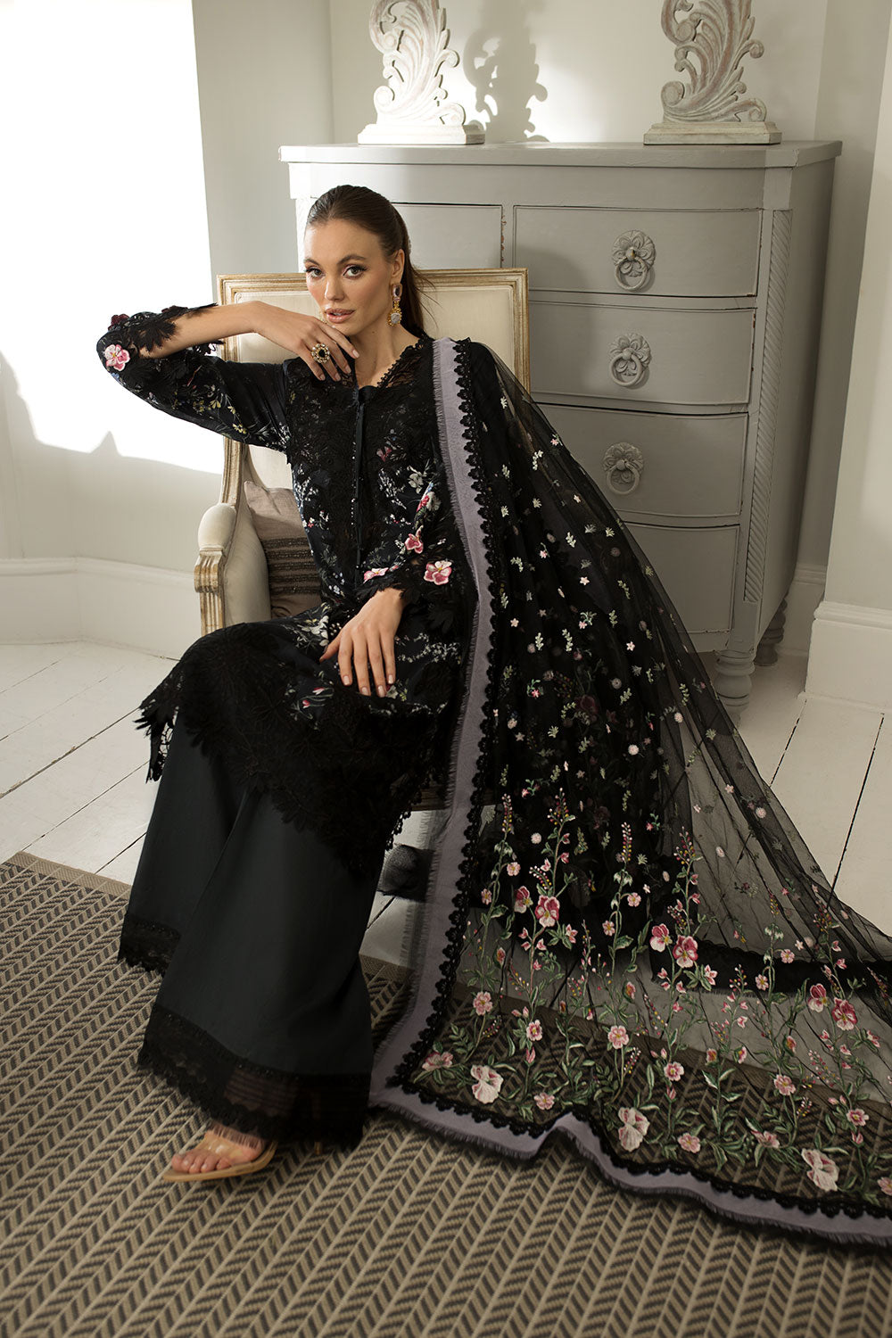 Design 15A Luxury Lawn 2024 Unstitched
