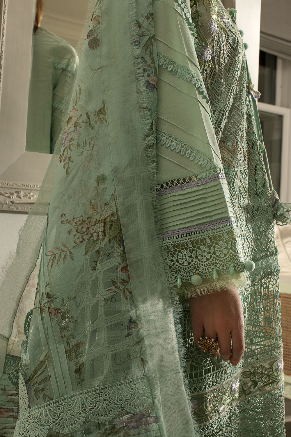 Design 6B Luxury Lawn 2024 Unstitched